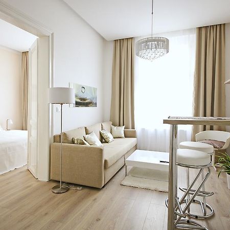 Luxury Center Apt. Charles Bridge Walking Distance Prag Exterior foto