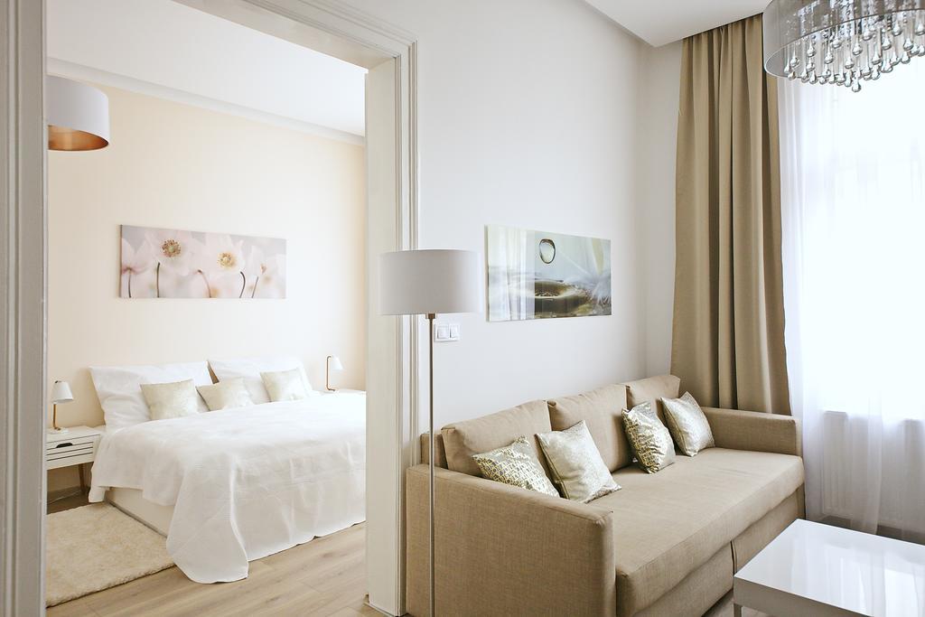Luxury Center Apt. Charles Bridge Walking Distance Prag Exterior foto