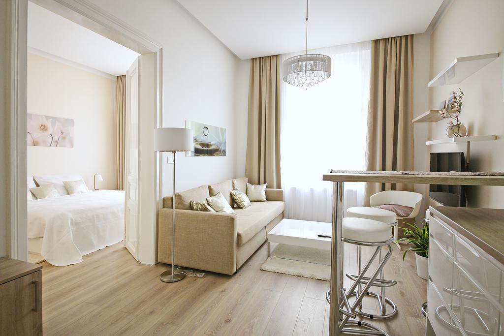 Luxury Center Apt. Charles Bridge Walking Distance Prag Exterior foto
