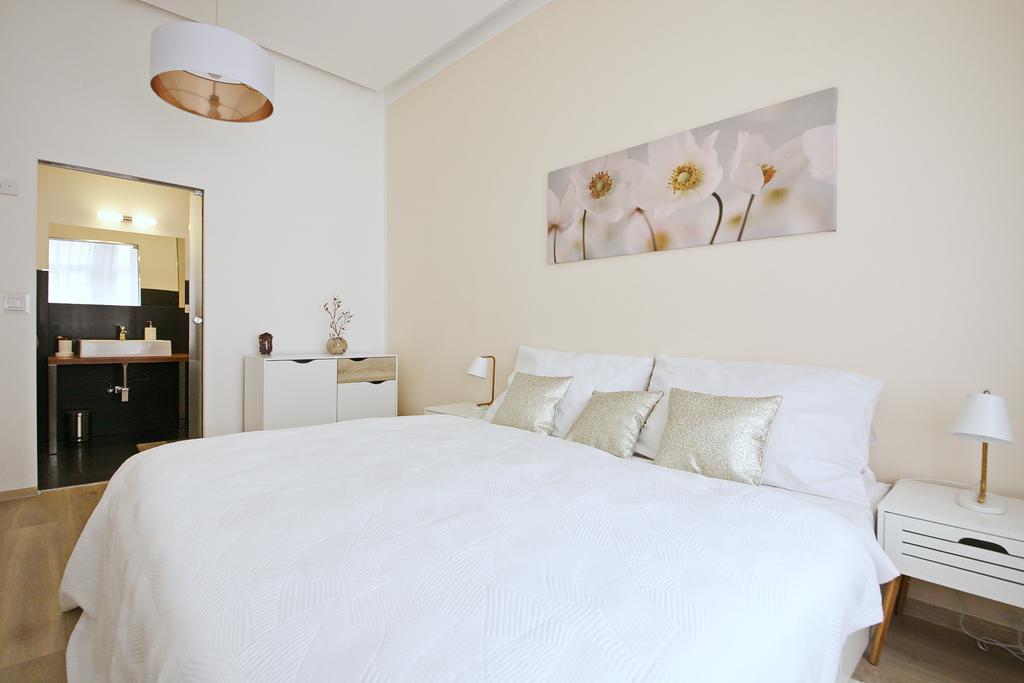 Luxury Center Apt. Charles Bridge Walking Distance Prag Exterior foto